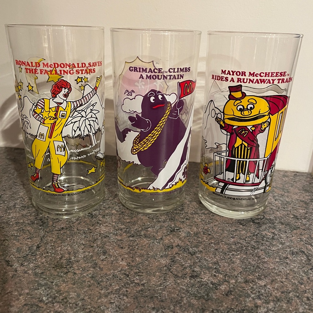 Vintage 1980 Ronald McDonald glasses.